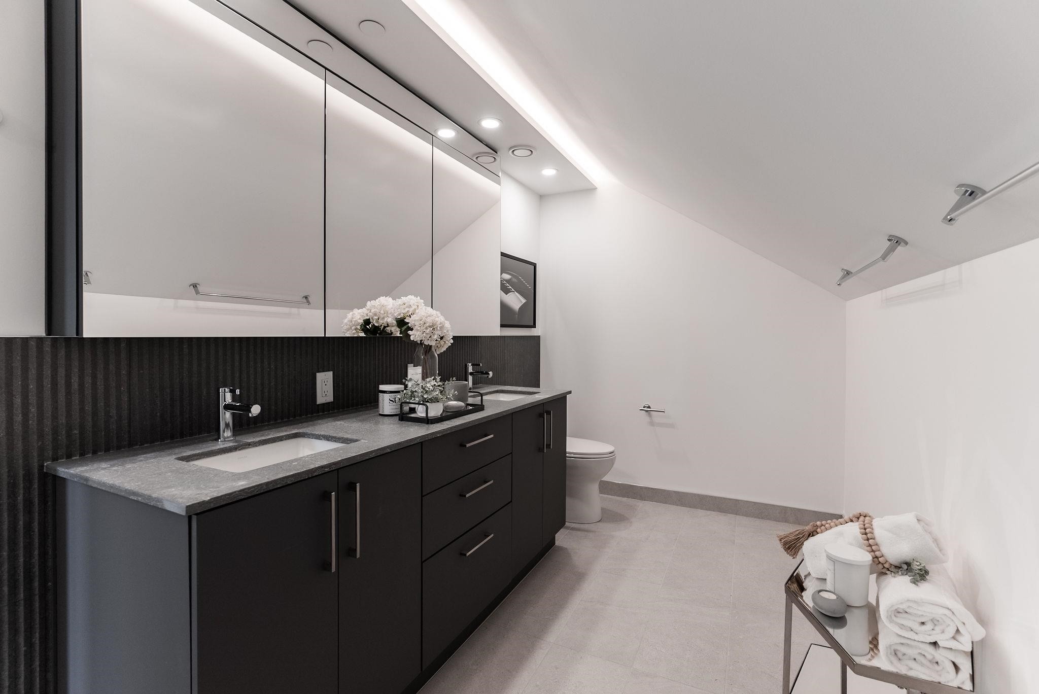 1-60 17Th Avenue E, Vancouver, BC