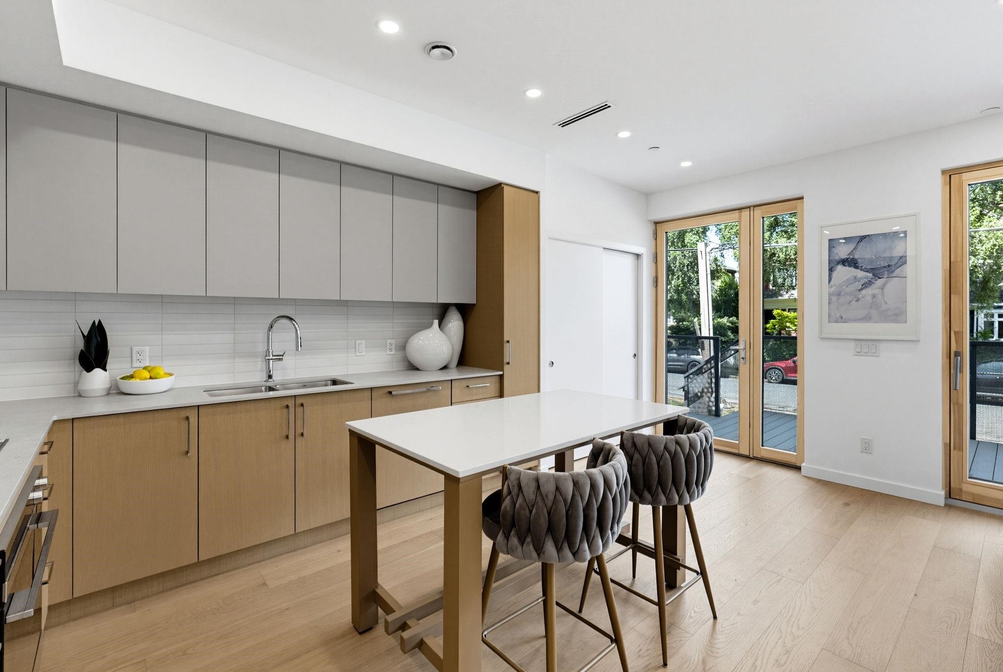 1-60 17Th Avenue E, Vancouver, BC
