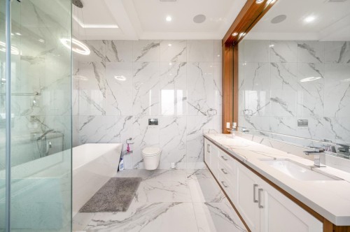 7751 Eperson Road, Richmond, BC - Indoor Photo Showing Bathroom