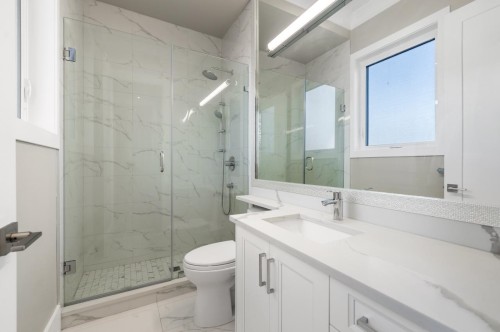 7751 Eperson Road, Richmond, BC - Indoor Photo Showing Bathroom