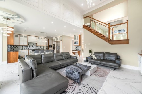 7751 Eperson Road, Richmond, BC - Indoor Photo Showing Living Room