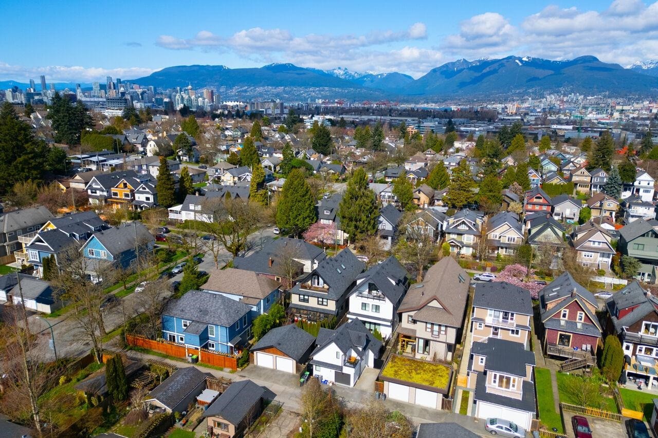 1026 13Th Avenue E, Vancouver, BC