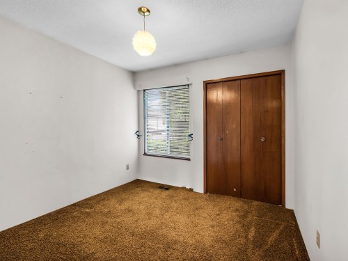 8880 Carmichael Street, Richmond, BC - Indoor Photo Showing Bathroom