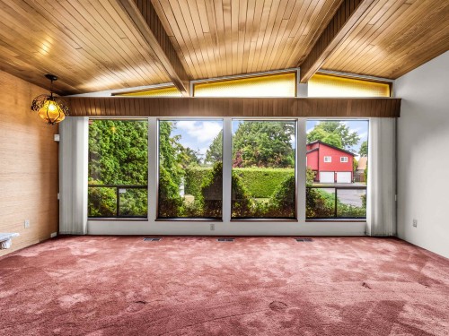 8880 Carmichael Street, Richmond, BC - Indoor Photo Showing Other Room