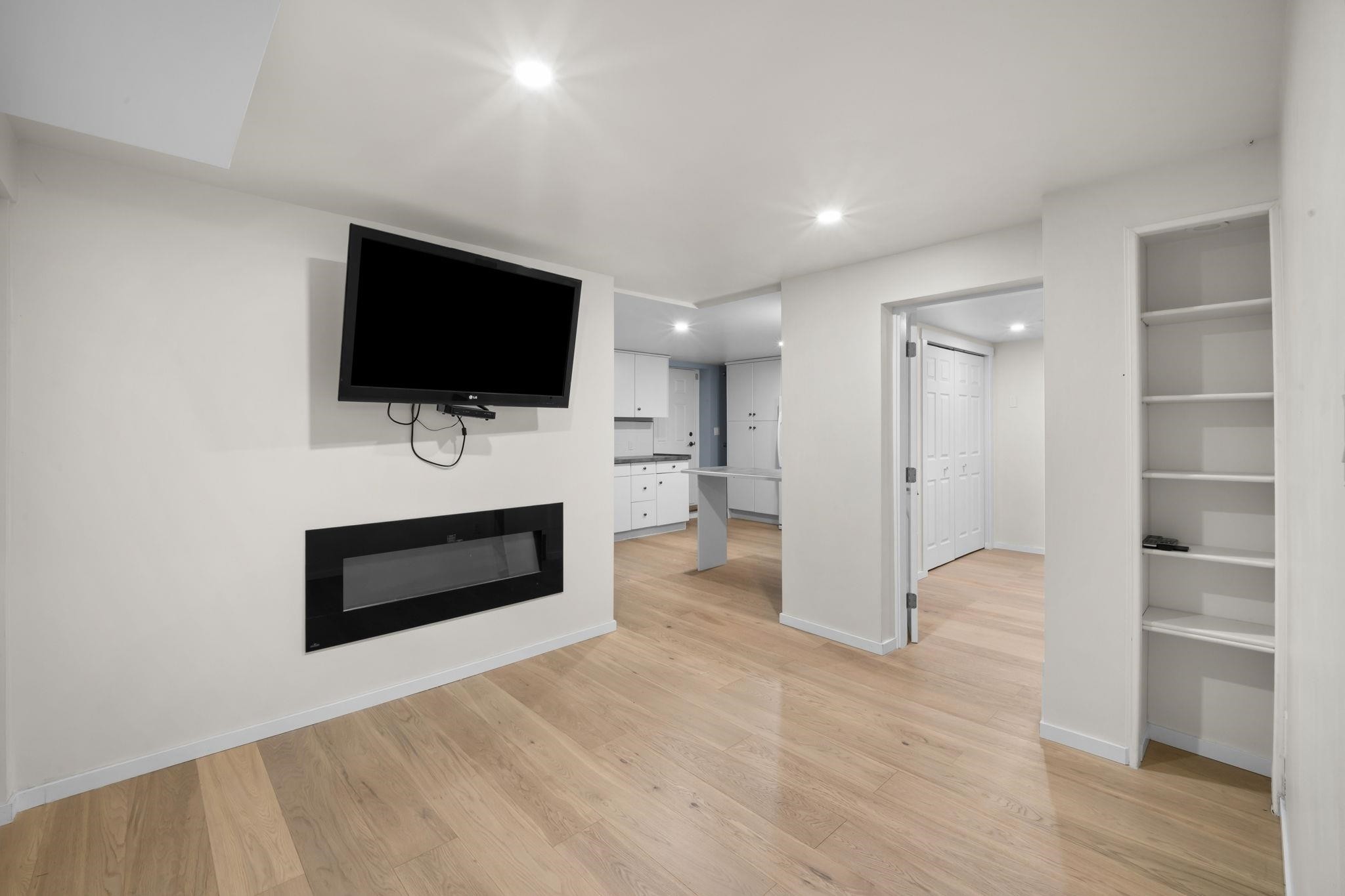 1660 Charland Avenue, Coquitlam, BC