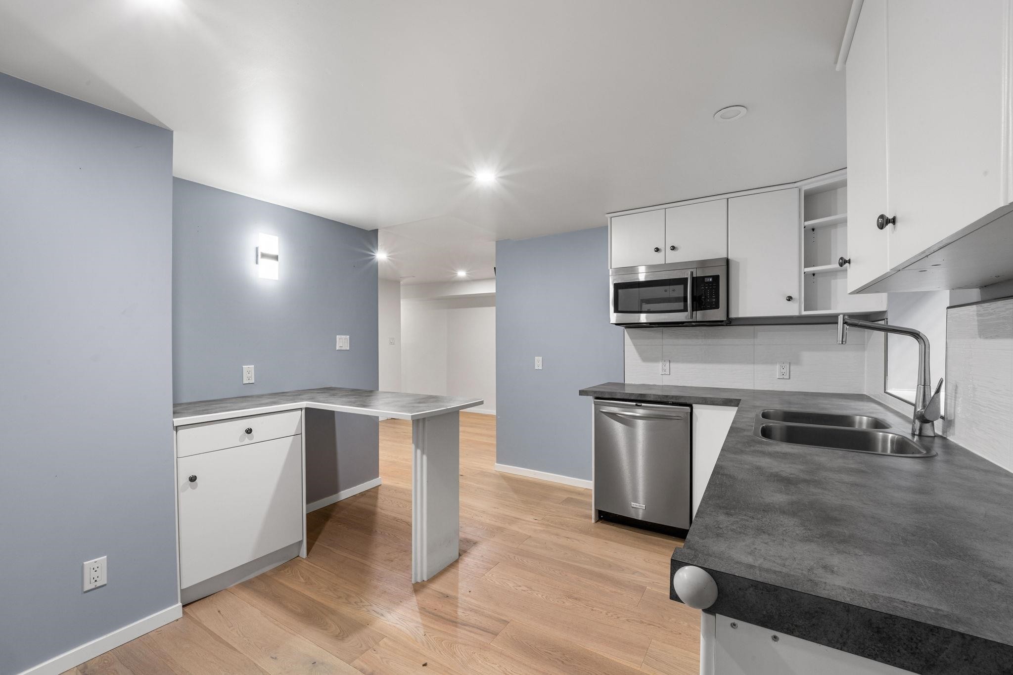 1660 Charland Avenue, Coquitlam, BC