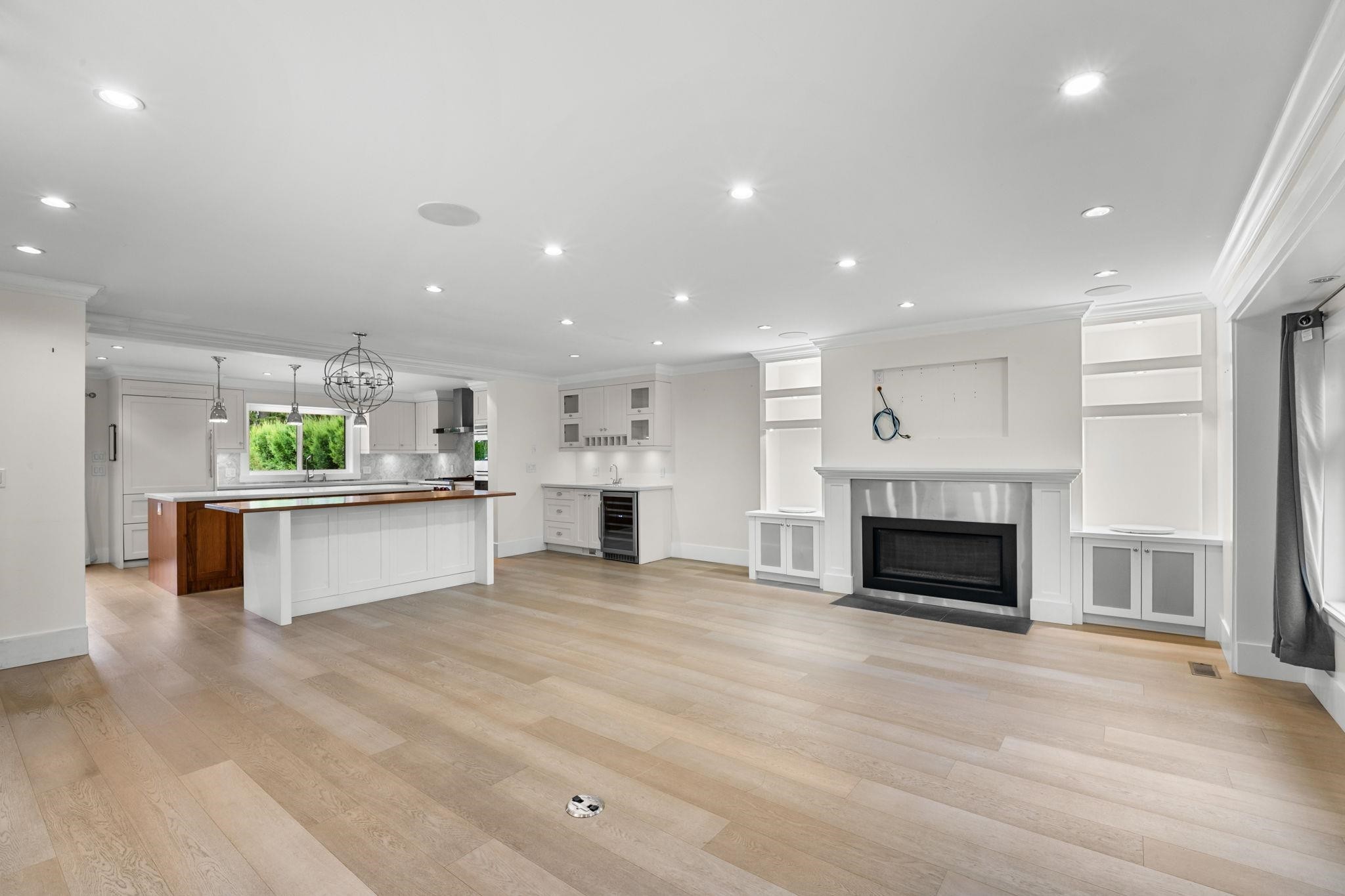 1660 Charland Avenue, Coquitlam, BC