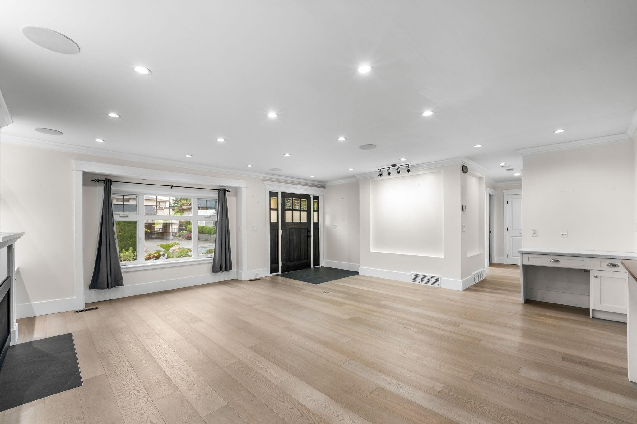 1660 Charland Avenue, Coquitlam, BC