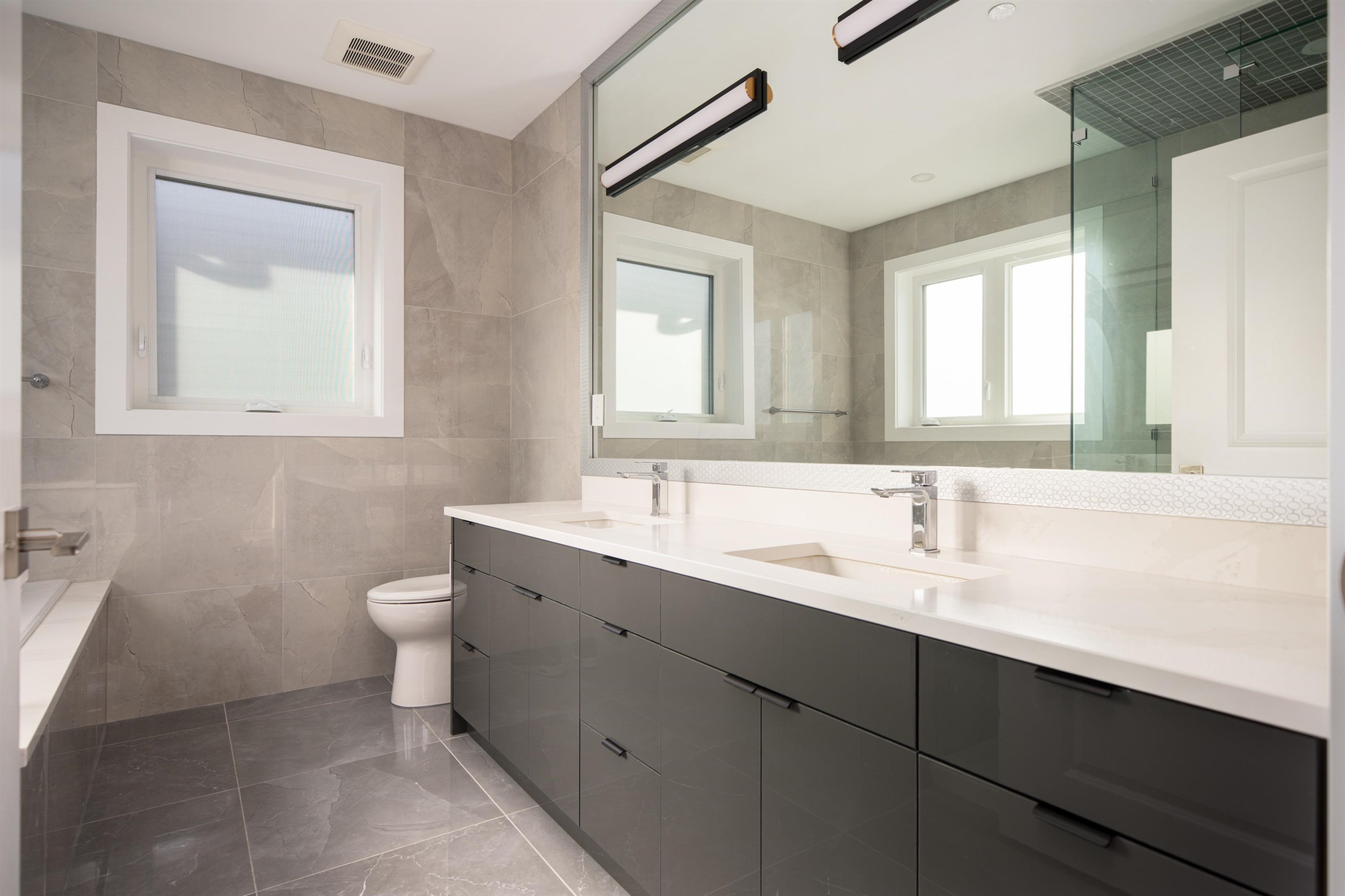 58 39Th Avenue E, Vancouver, BC