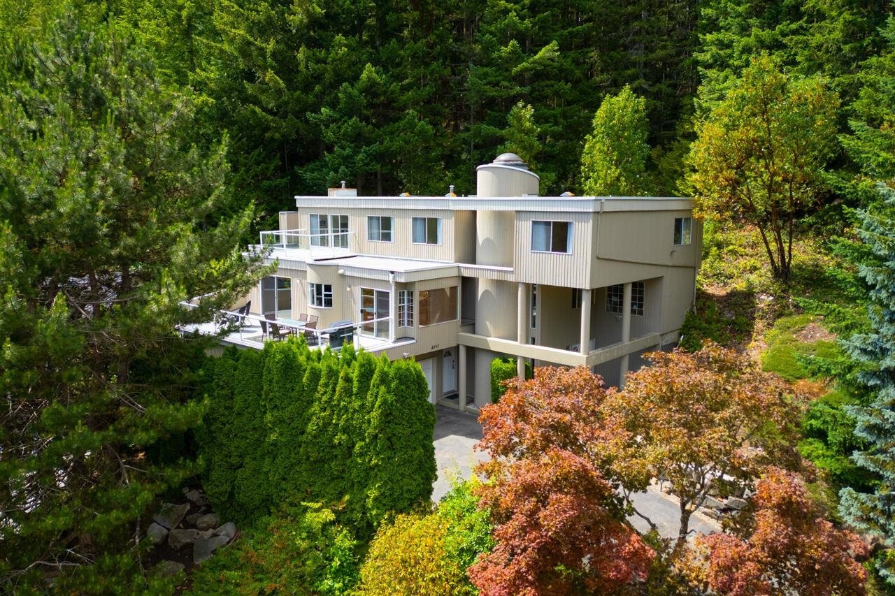 4895 Northwood Drive, West Vancouver, BC - Outdoor