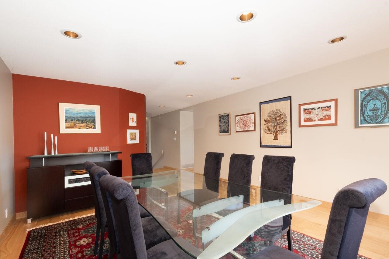 4895 Northwood Drive, West Vancouver, BC - Indoor