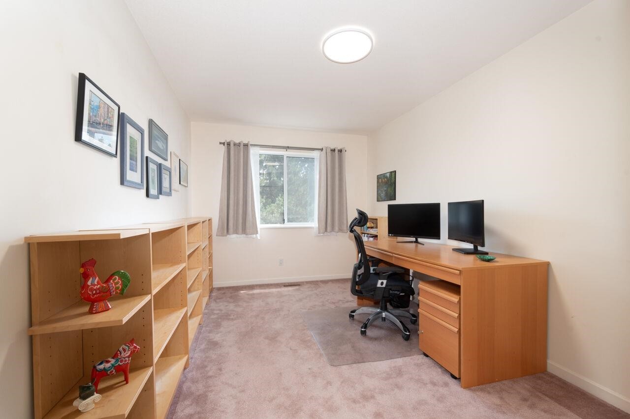 4895 Northwood Drive, West Vancouver, BC - Indoor Photo Showing Office