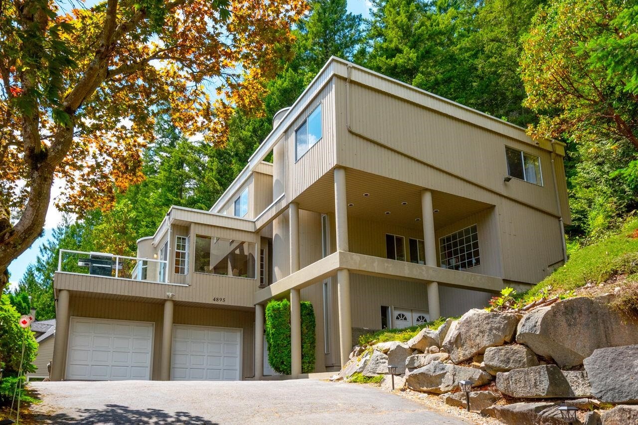 4895 Northwood Drive, West Vancouver, BC - Outdoor