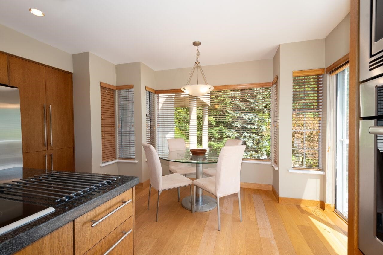 4895 Northwood Drive, West Vancouver, BC - Indoor