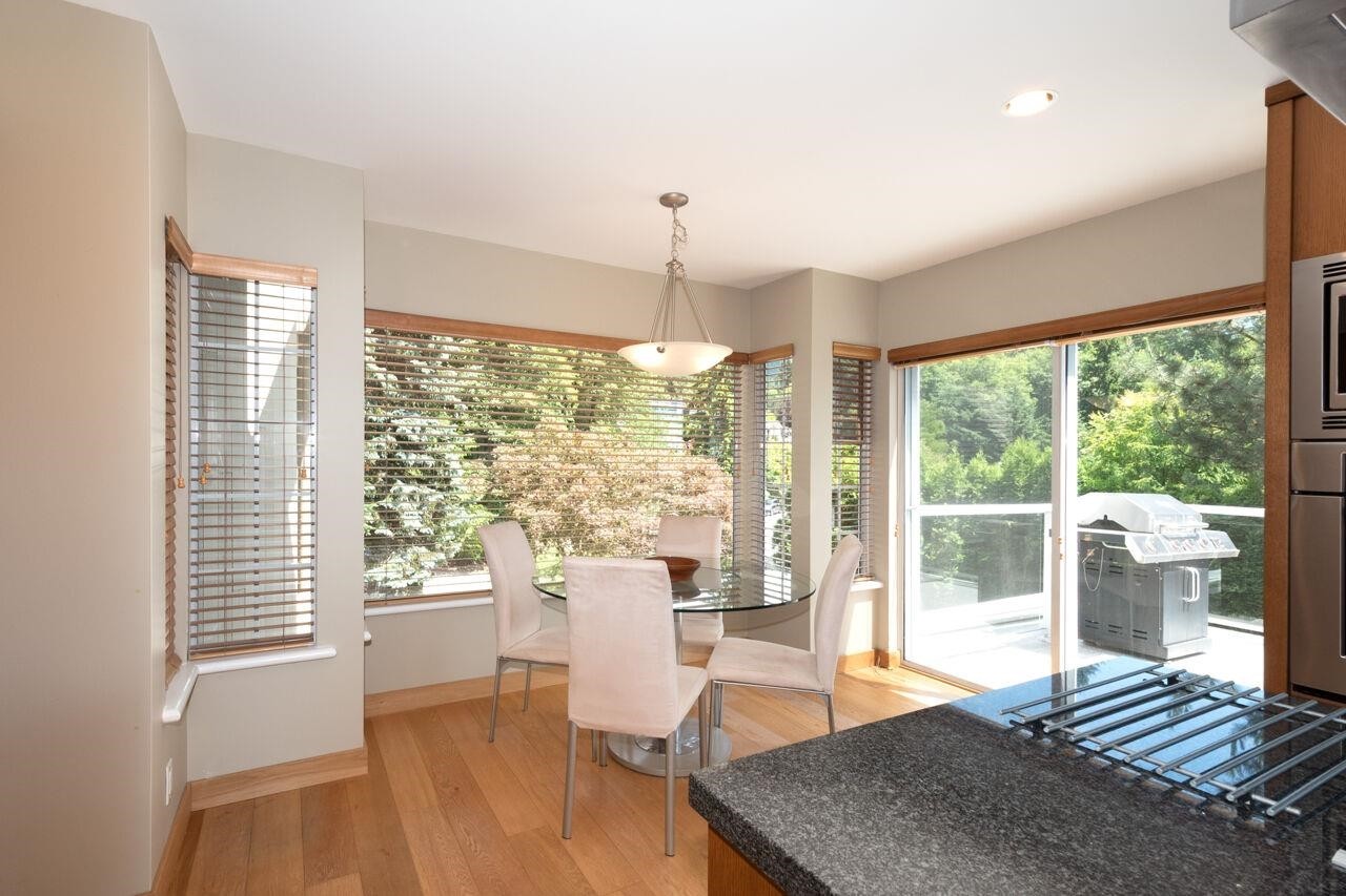 4895 Northwood Drive, West Vancouver, BC - Indoor Photo Showing Other Room