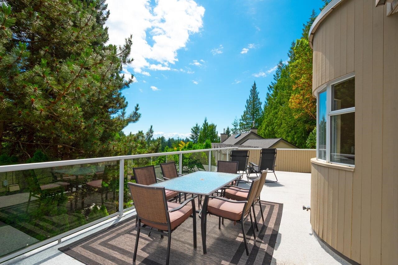 4895 Northwood Drive, West Vancouver, BC - Outdoor With Deck Patio Veranda With Exterior