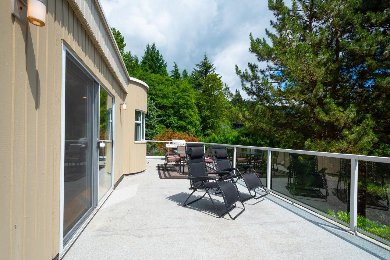 4895 Northwood Drive, West Vancouver, BC - Outdoor With Exterior