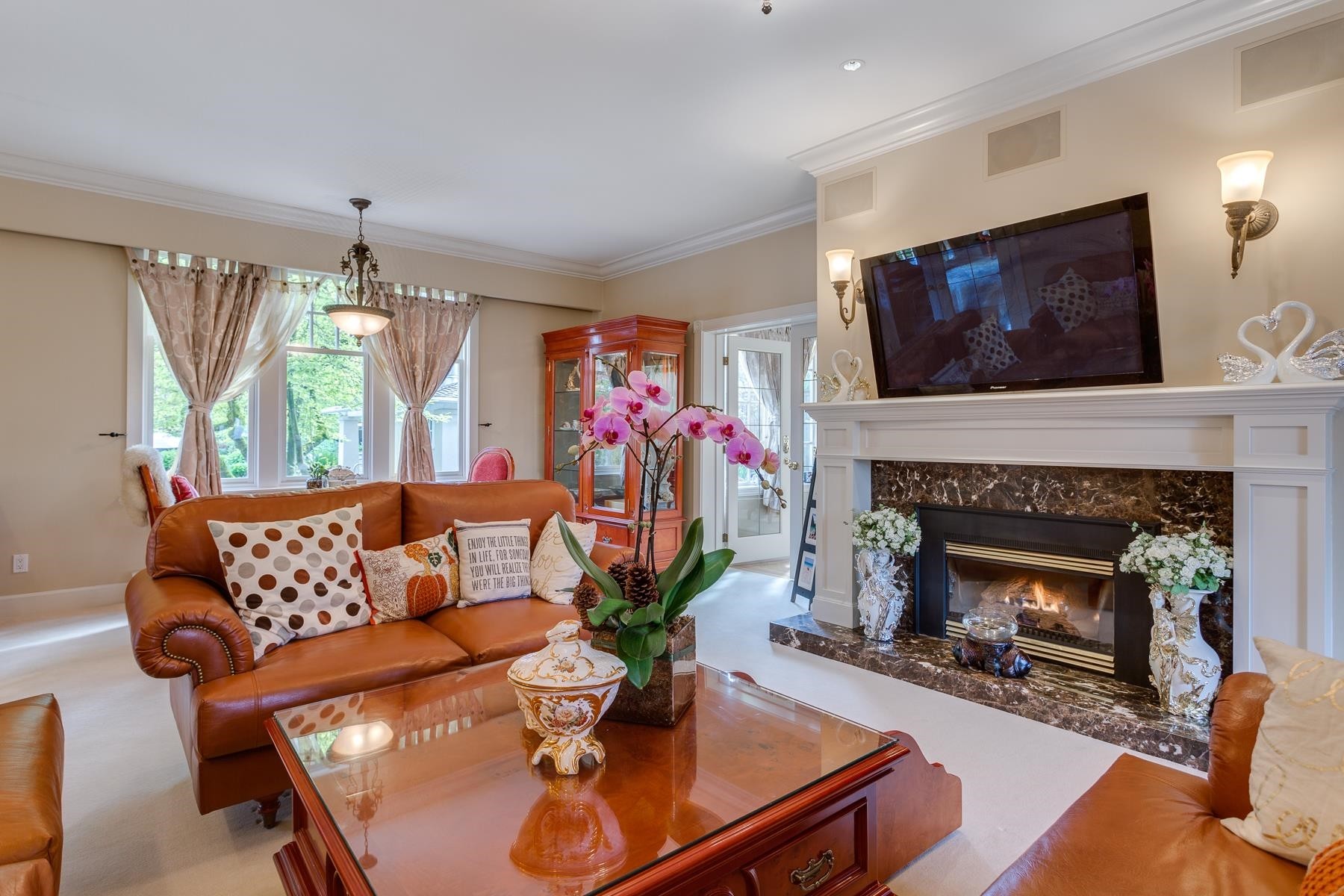 1375 King Edward Avenue W, Vancouver, BC - Indoor Photo Showing Living Room With Fireplace