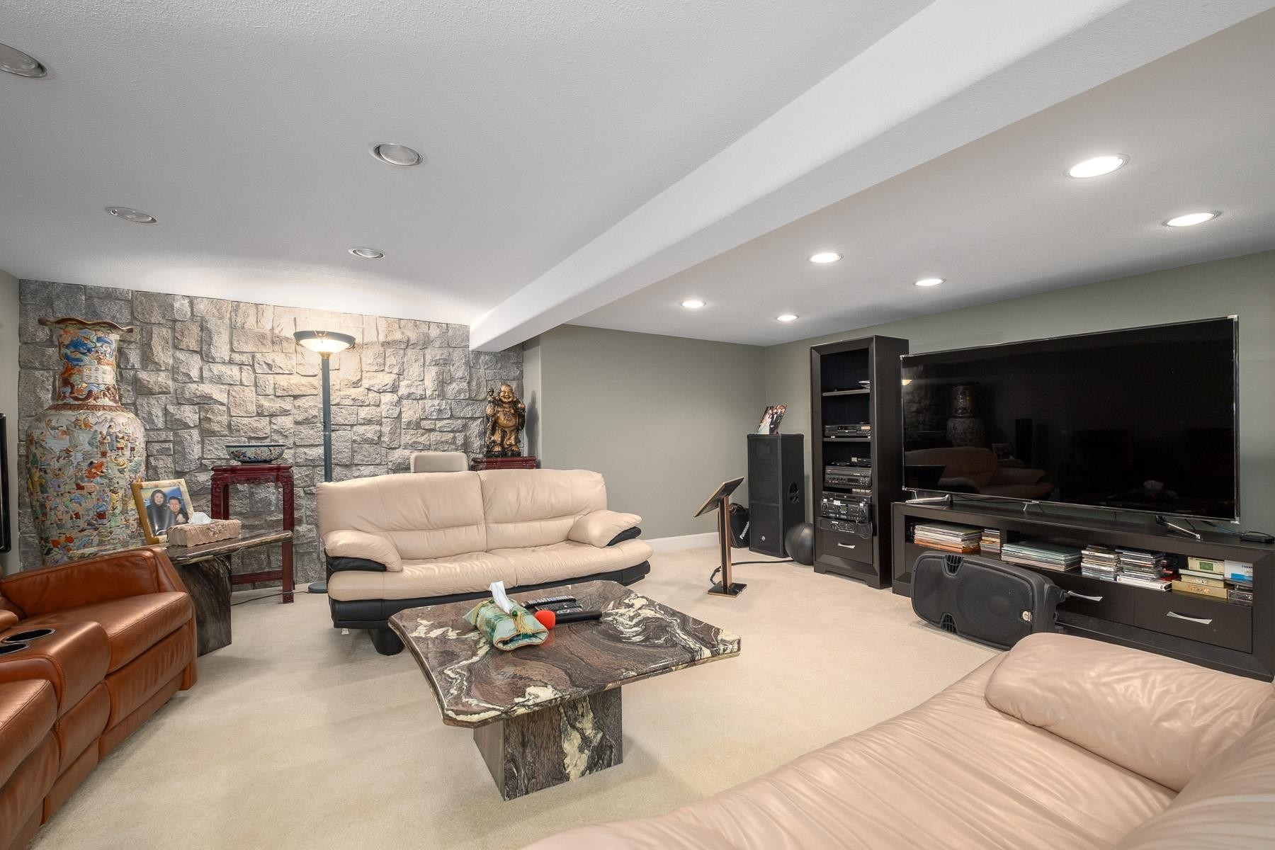 1375 King Edward Avenue W, Vancouver, BC - Indoor Photo Showing Living Room