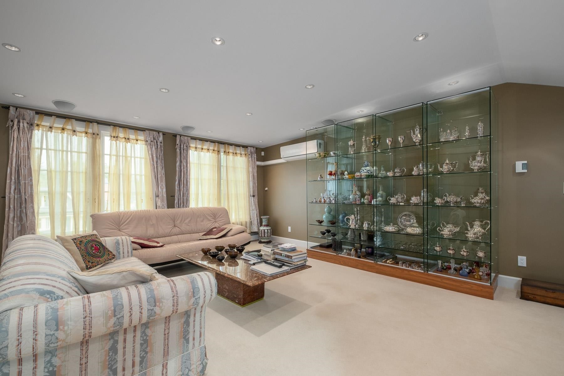 1375 King Edward Avenue W, Vancouver, BC - Indoor Photo Showing Other Room