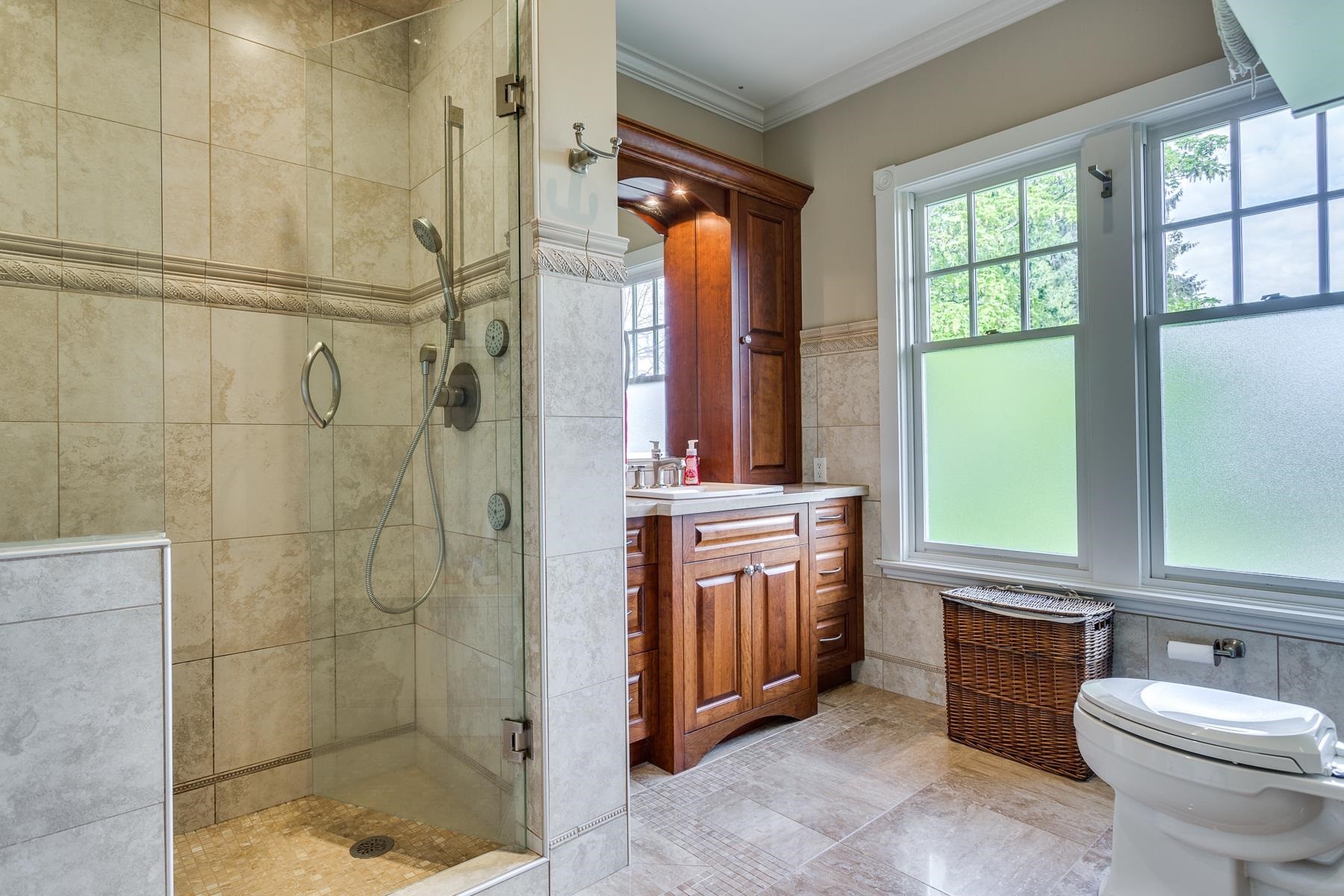 1375 King Edward Avenue W, Vancouver, BC - Indoor Photo Showing Bathroom