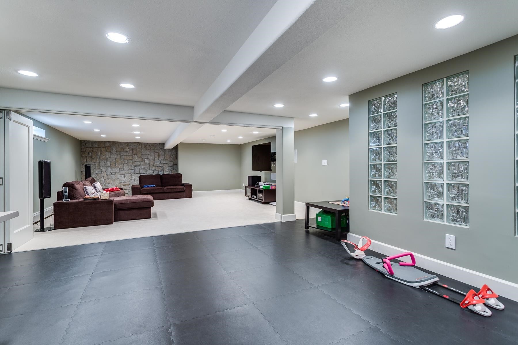 1375 King Edward Avenue W, Vancouver, BC - Indoor