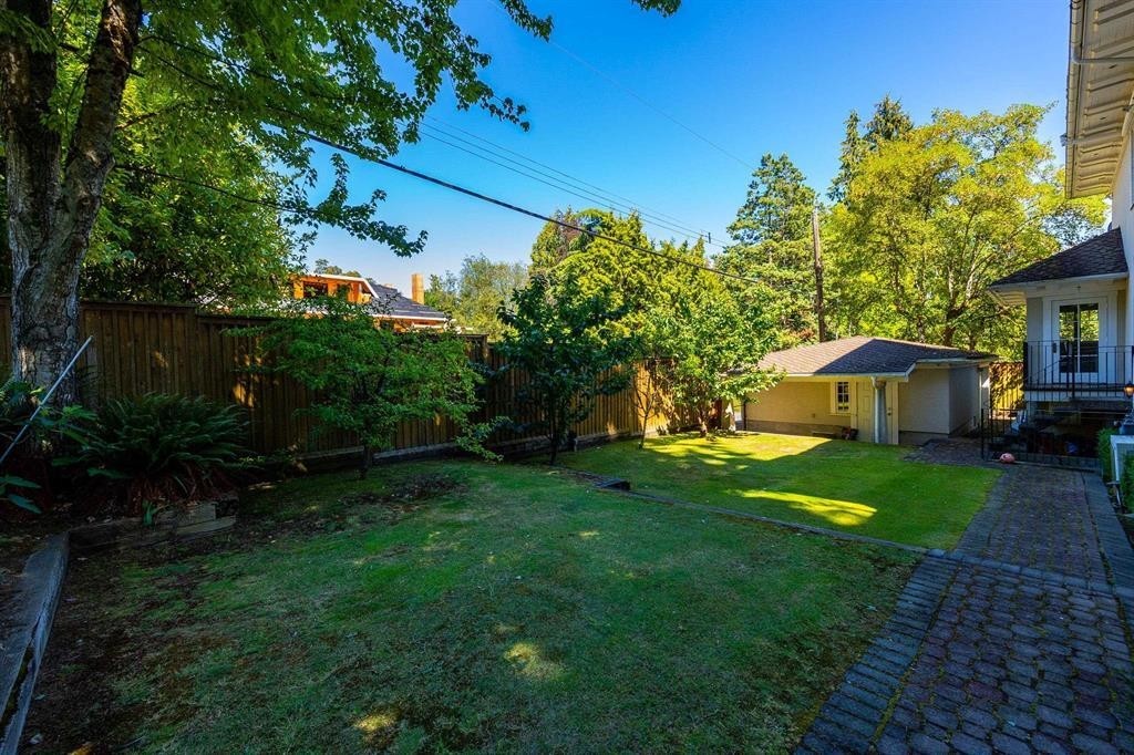 1375 King Edward Avenue W, Vancouver, BC - Outdoor