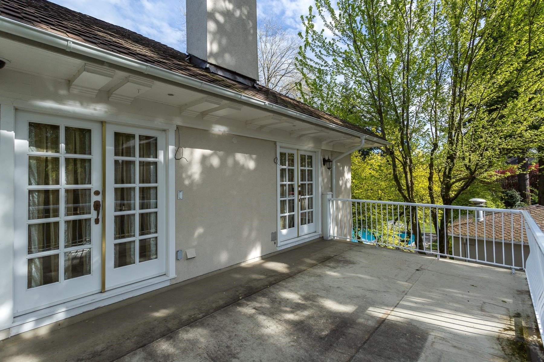 1375 King Edward Avenue W, Vancouver, BC - Outdoor With Exterior