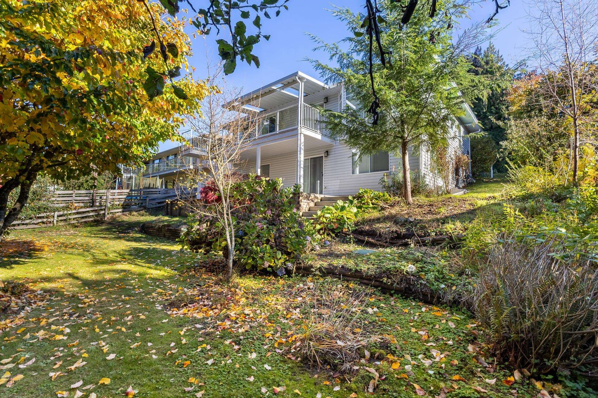 5309 Cedarview Place, Sechelt, BC