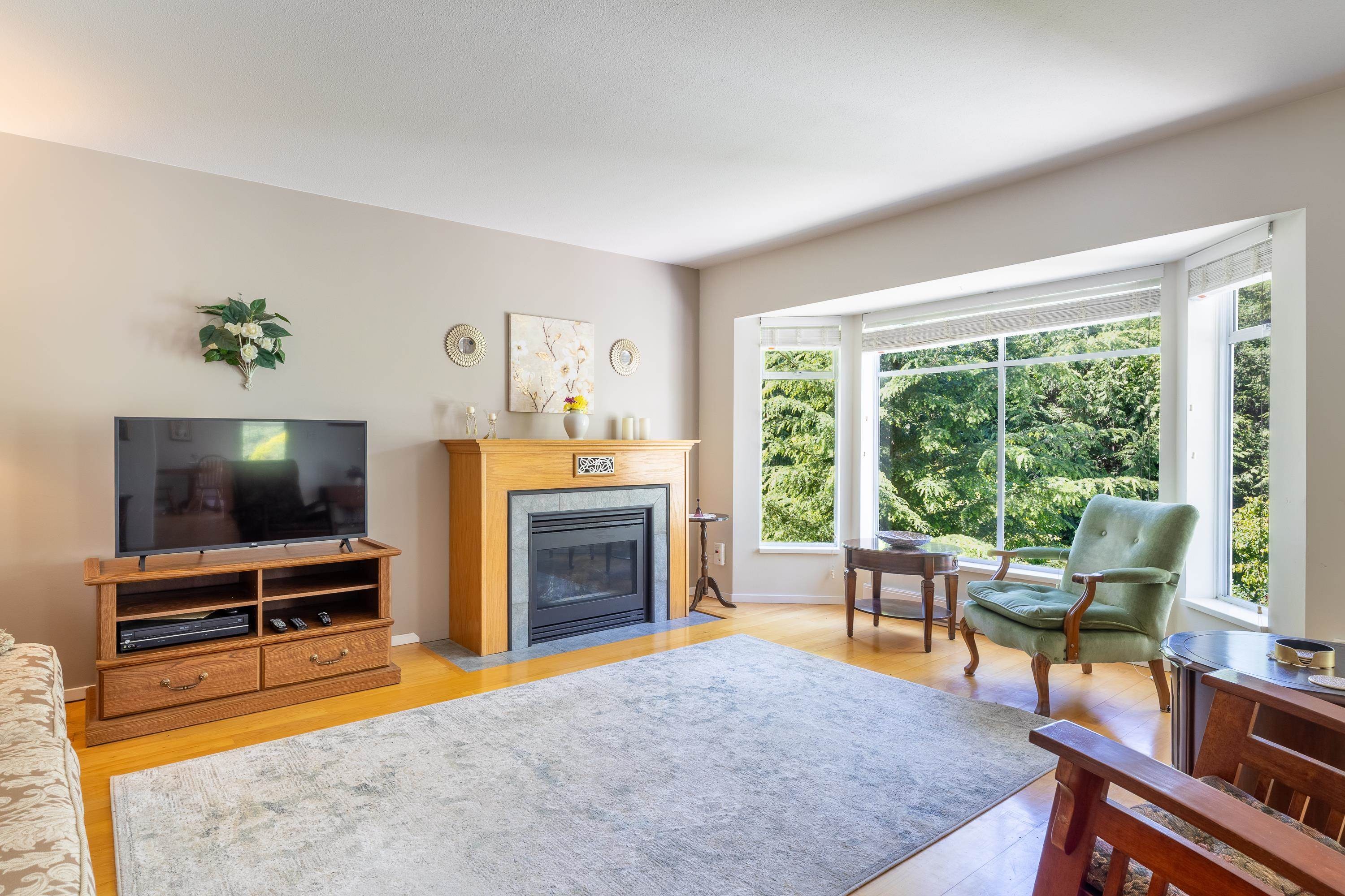 5309 Cedarview Place, Sechelt, BC