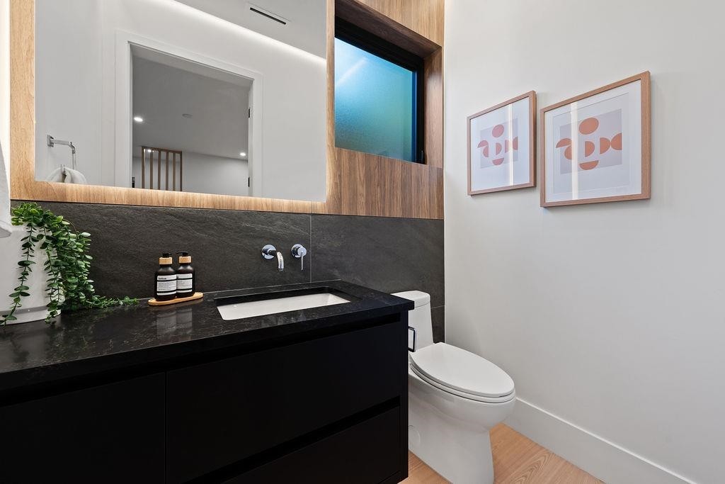 5038 Granville Street, Vancouver, BC