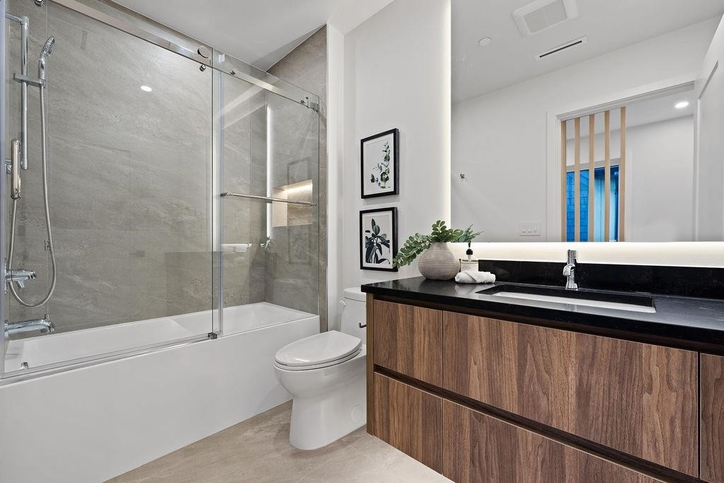5038 Granville Street, Vancouver, BC
