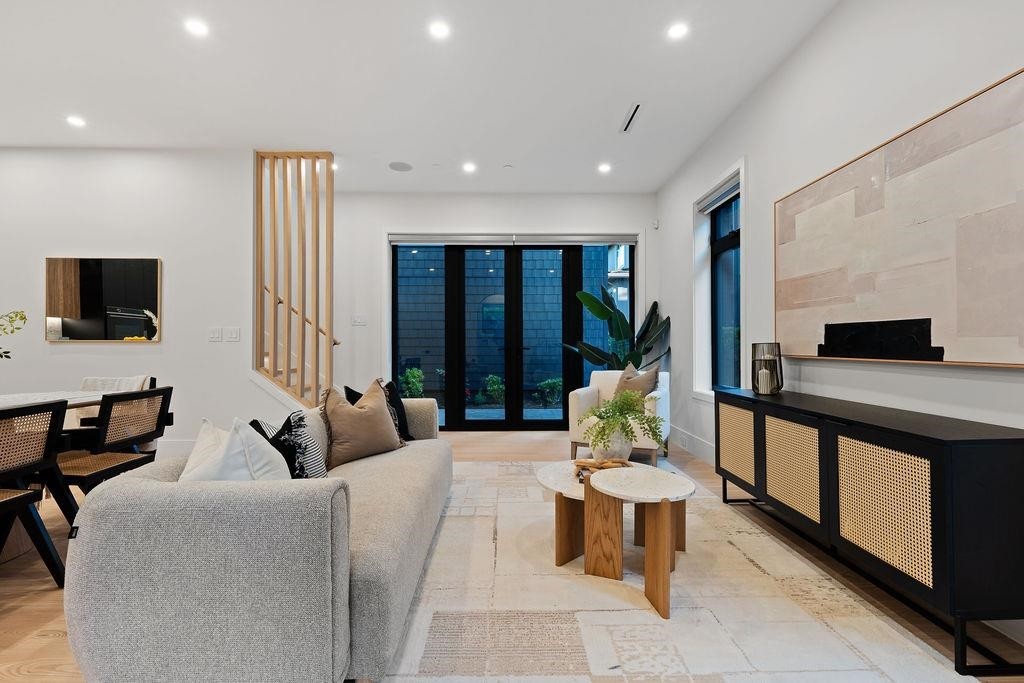 5038 Granville Street, Vancouver, BC