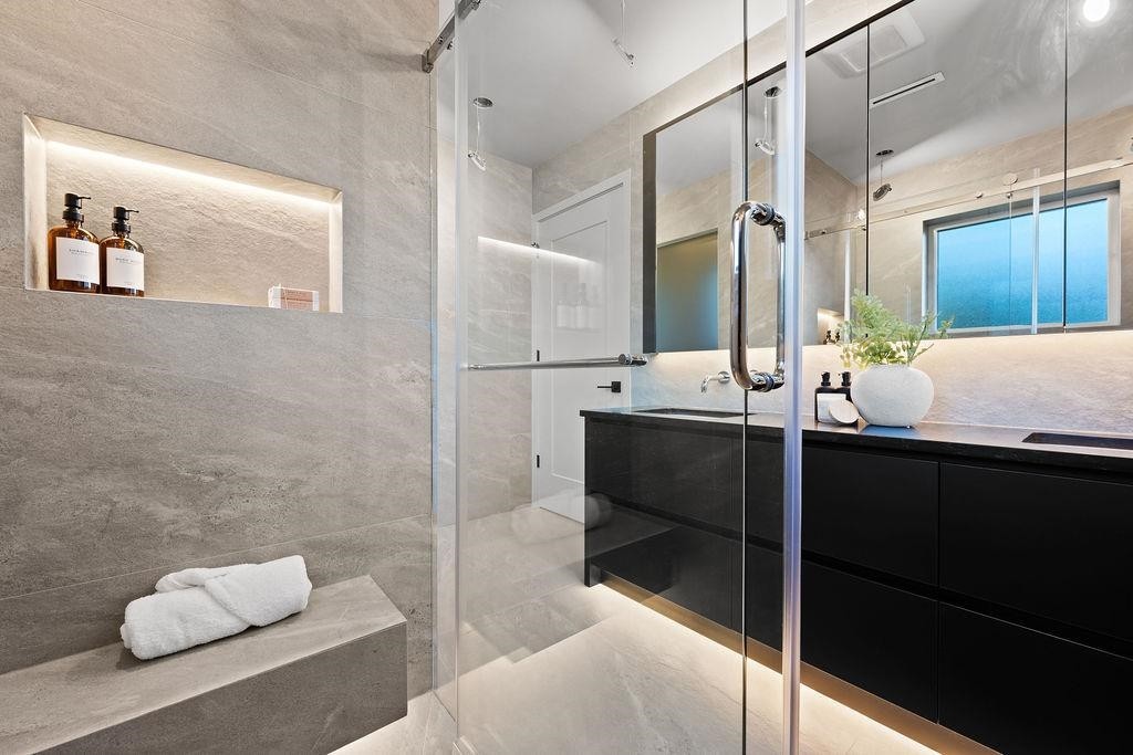 5038 Granville Street, Vancouver, BC