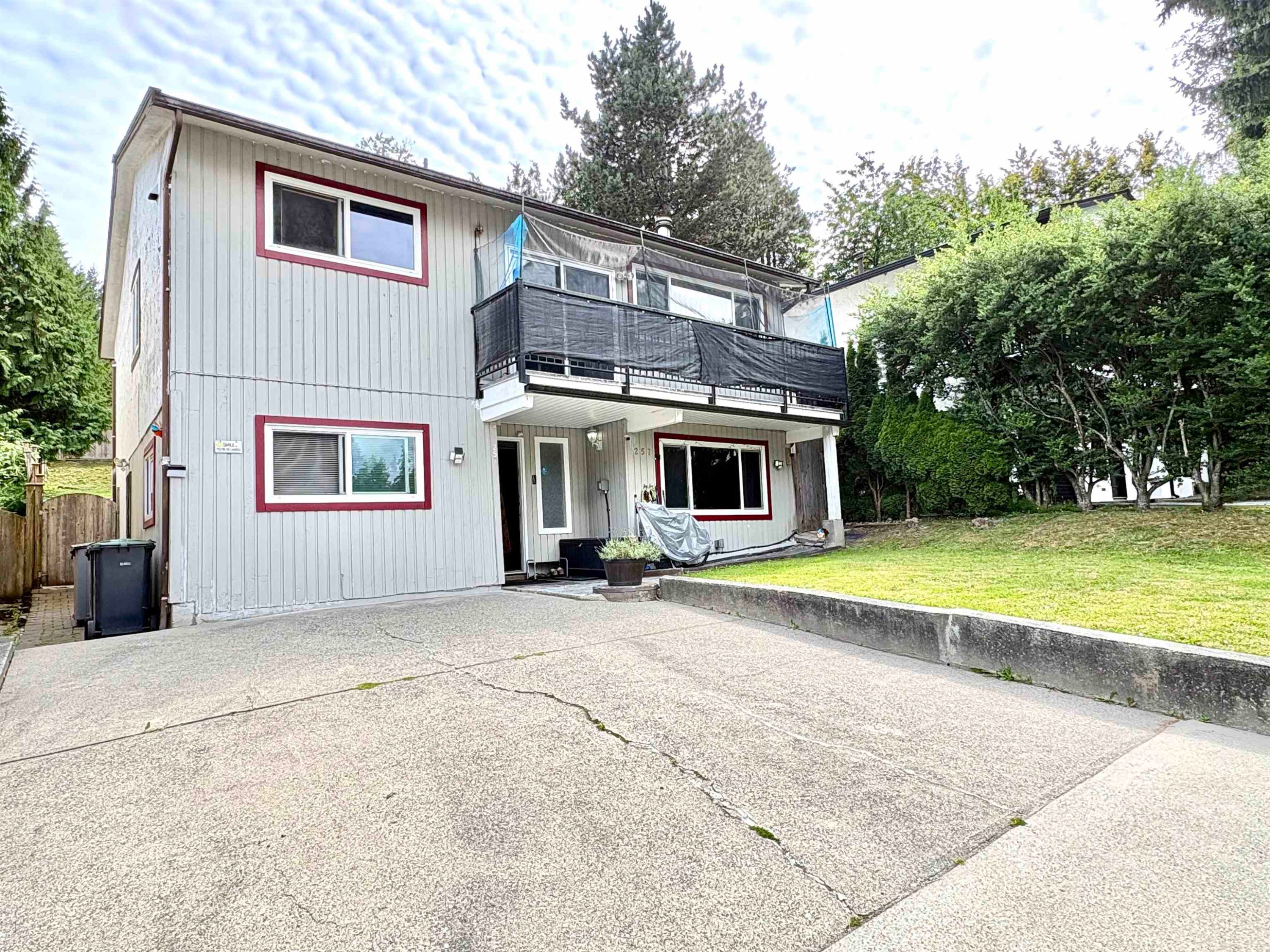 257 Angela Drive, Port Moody, BC - Outdoor
