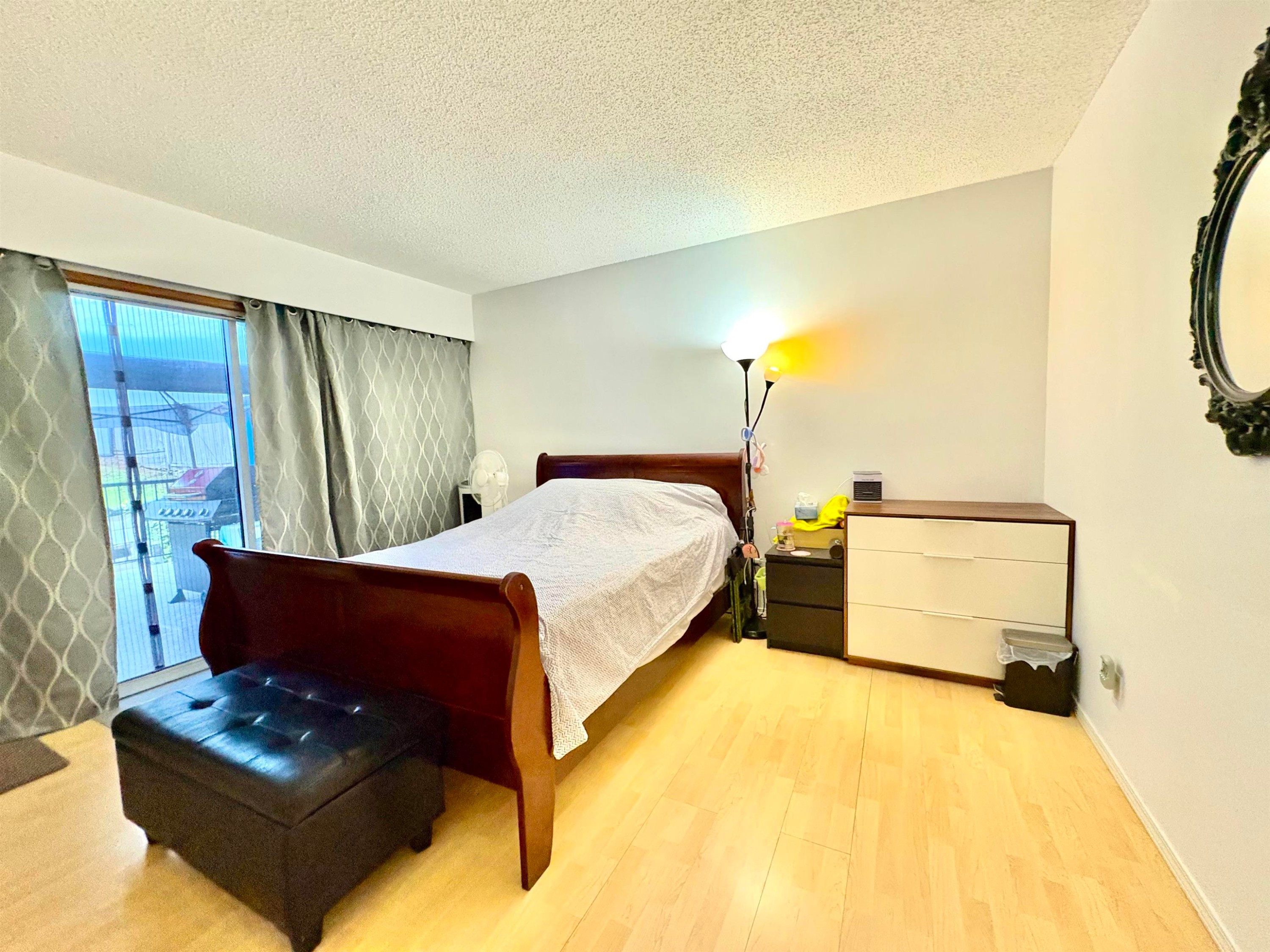 257 Angela Drive, Port Moody, BC - Indoor Photo Showing Bedroom