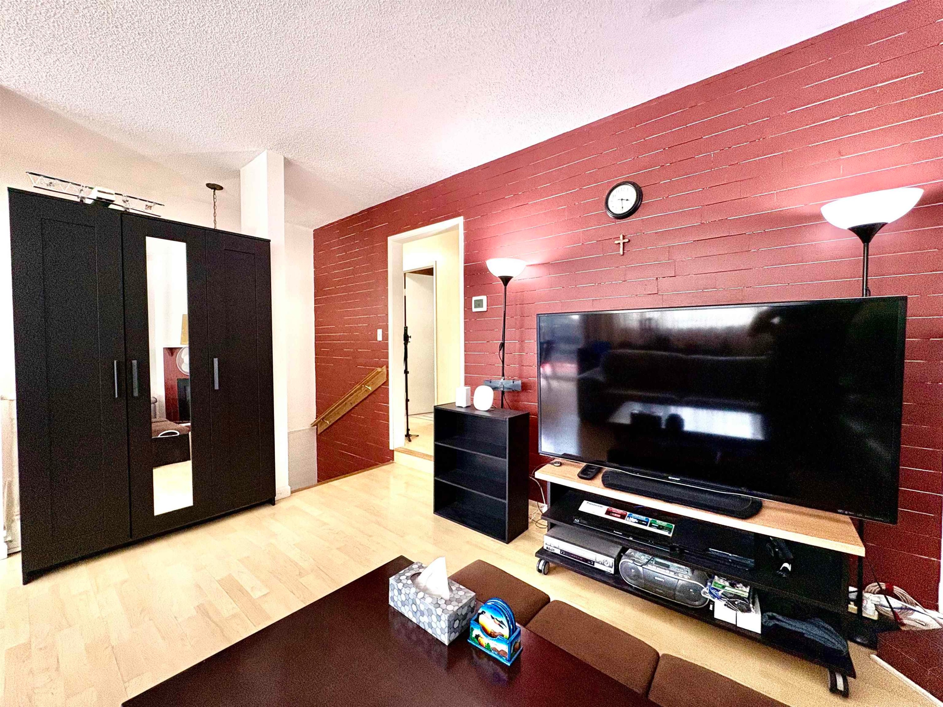 257 Angela Drive, Port Moody, BC - Indoor Photo Showing Other Room