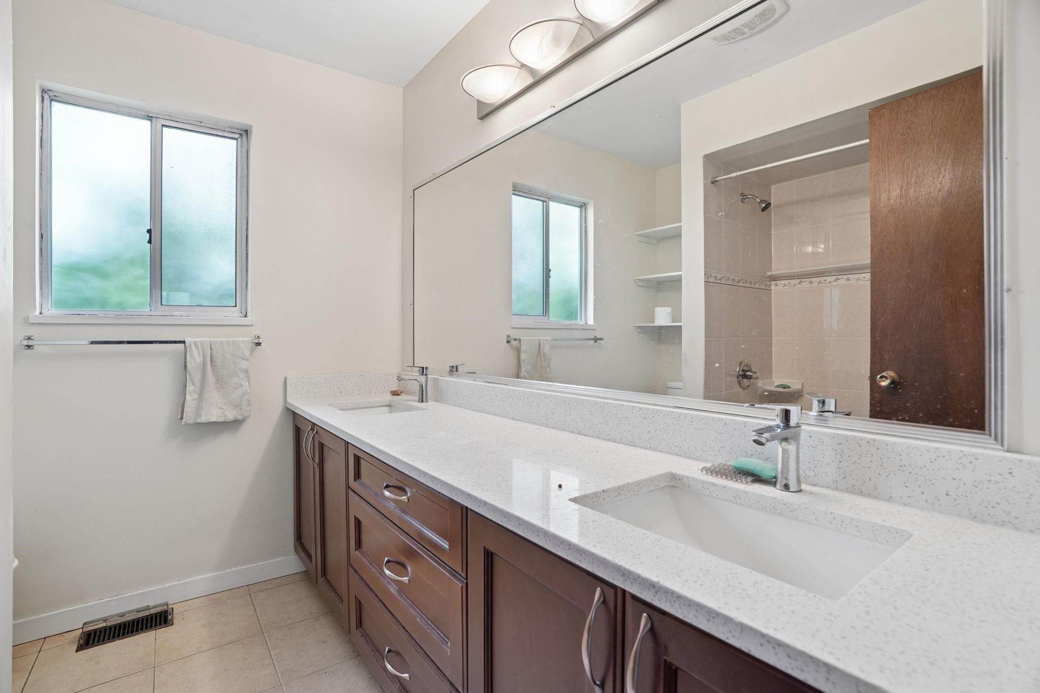 1469 17Th Avenue E, Vancouver, BC