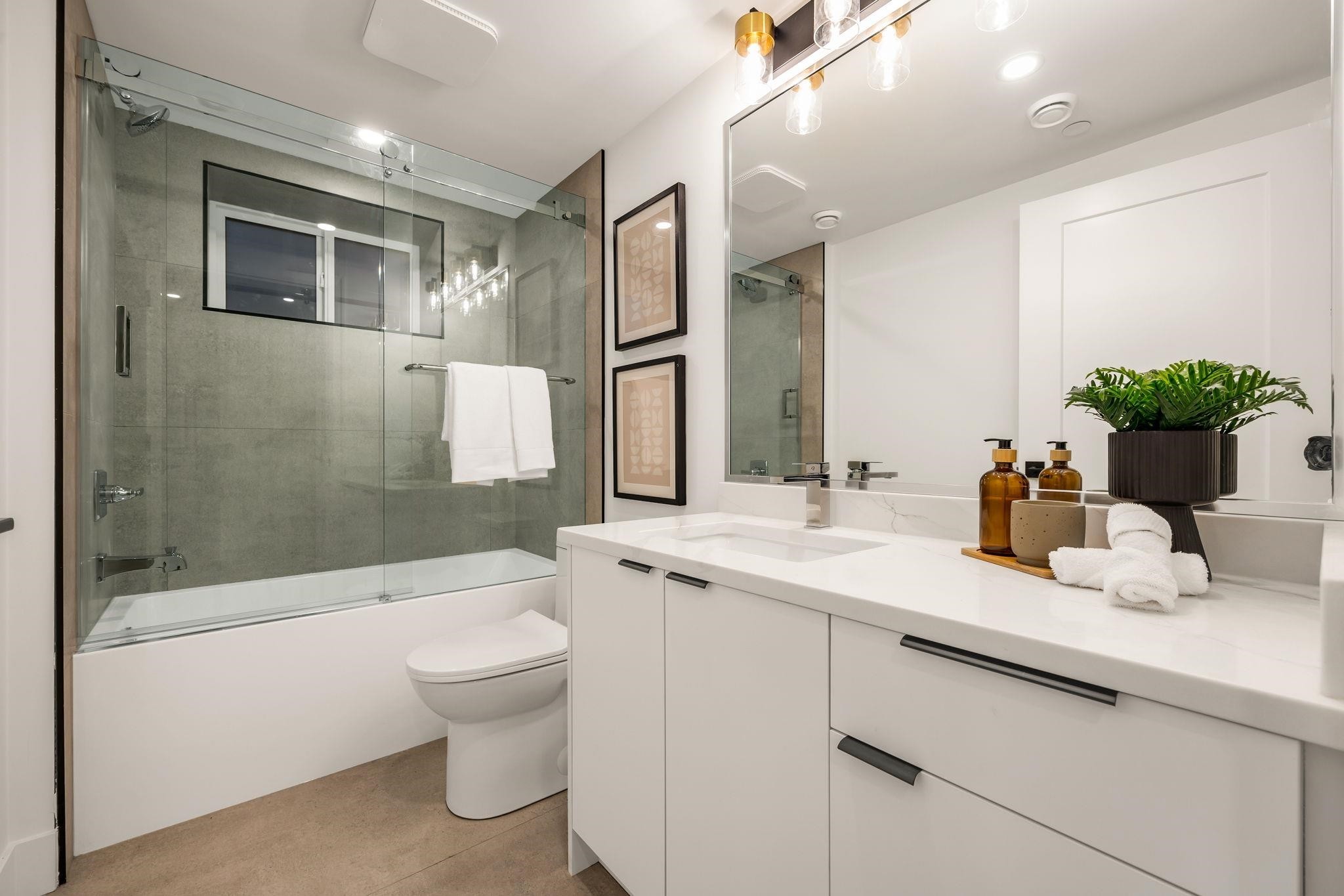 2153 20Th Avenue E, Vancouver, BC