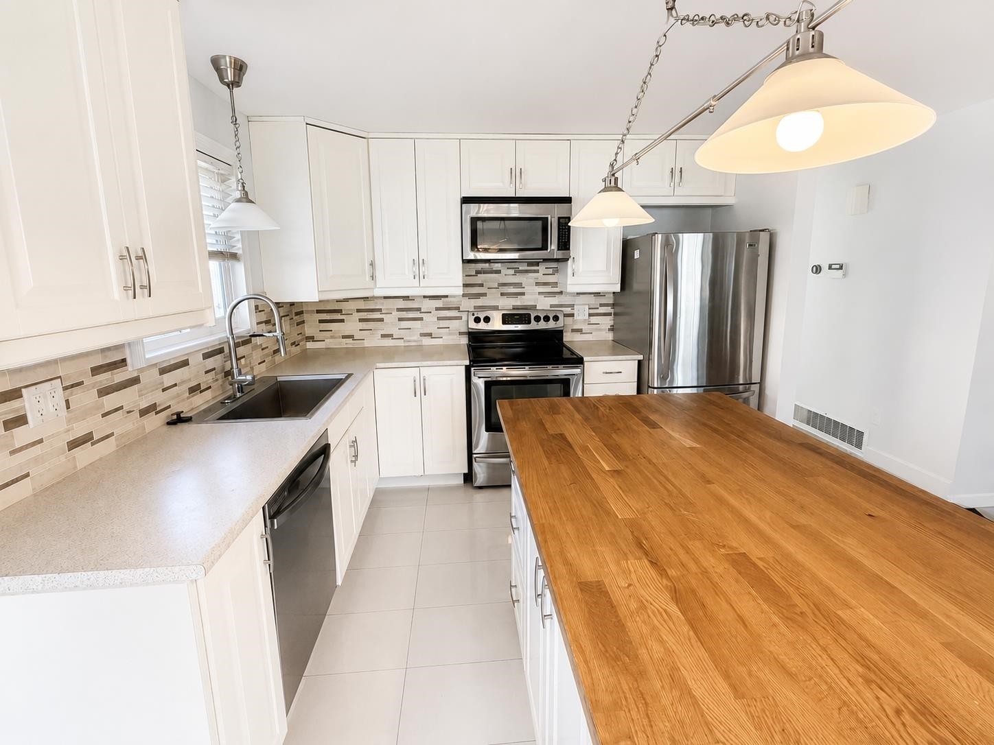 1944 Prairie Avenue, Port Coquitlam, BC