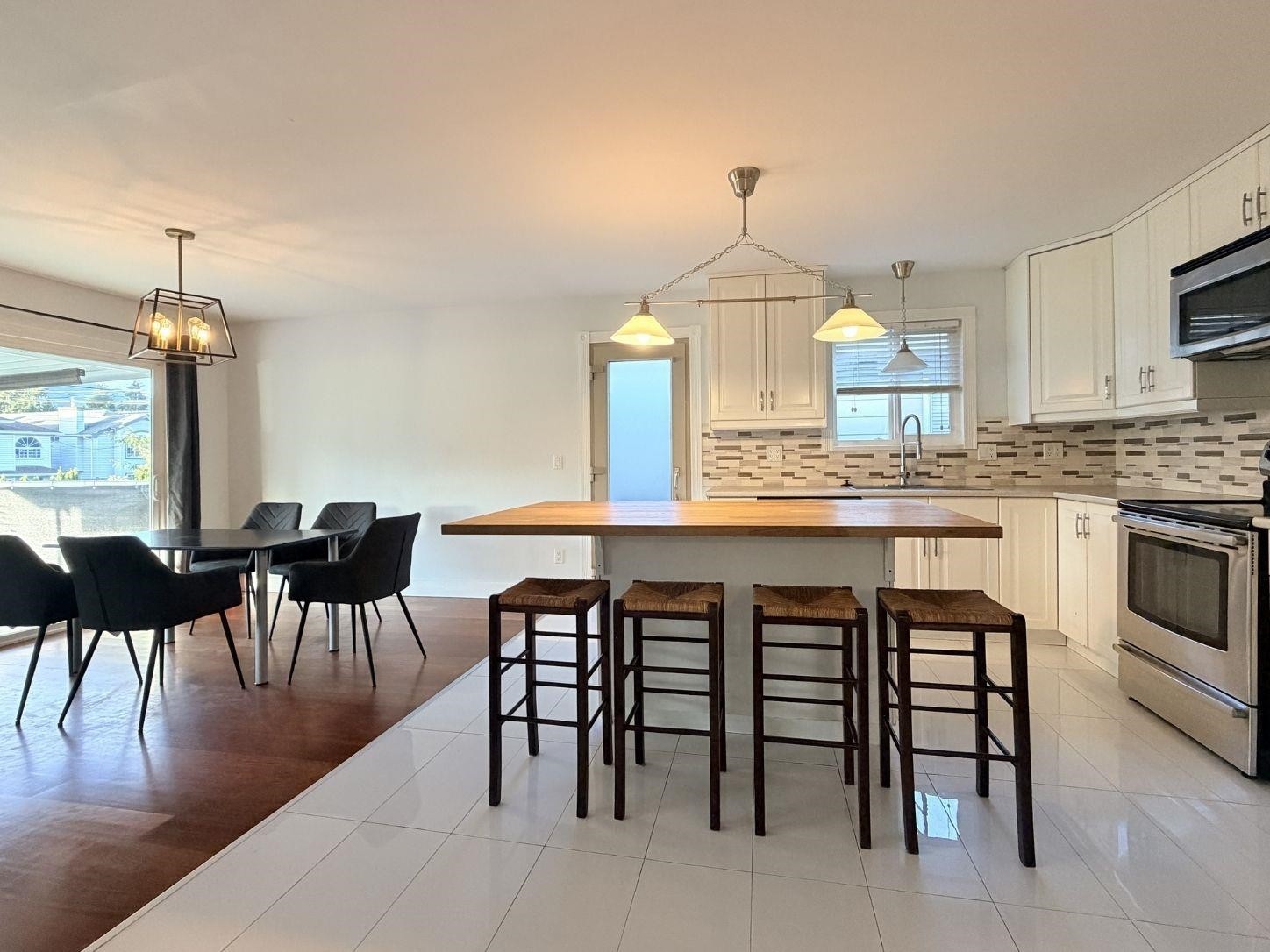 1944 Prairie Avenue, Port Coquitlam, BC