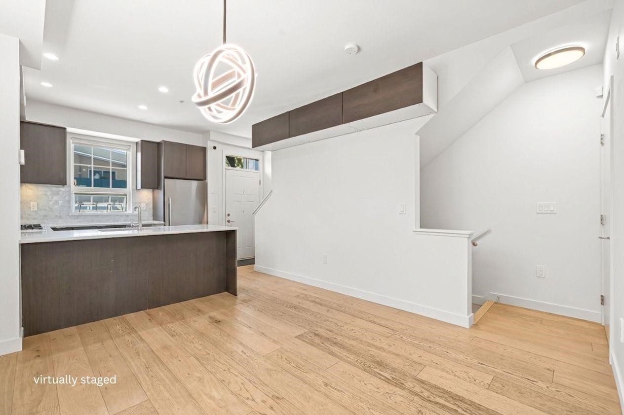 1038 Park Drive, Vancouver, BC - Indoor Photo Showing Kitchen