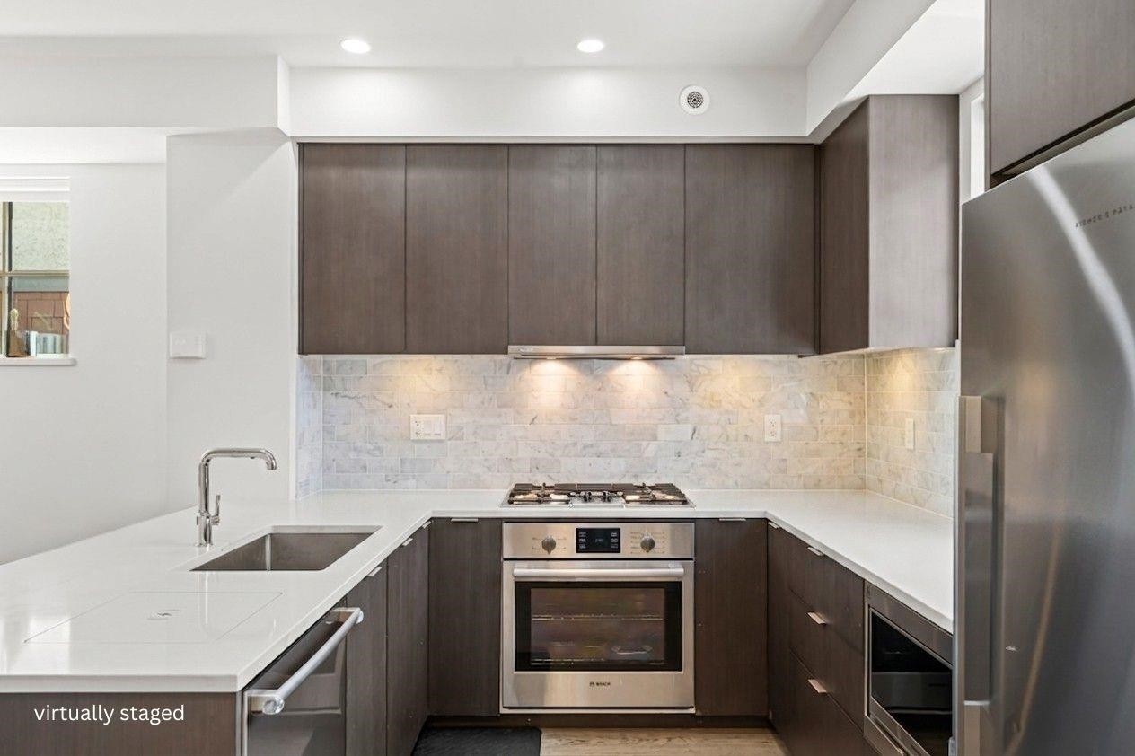 1038 Park Drive, Vancouver, BC - Indoor Photo Showing Kitchen With Upgraded Kitchen