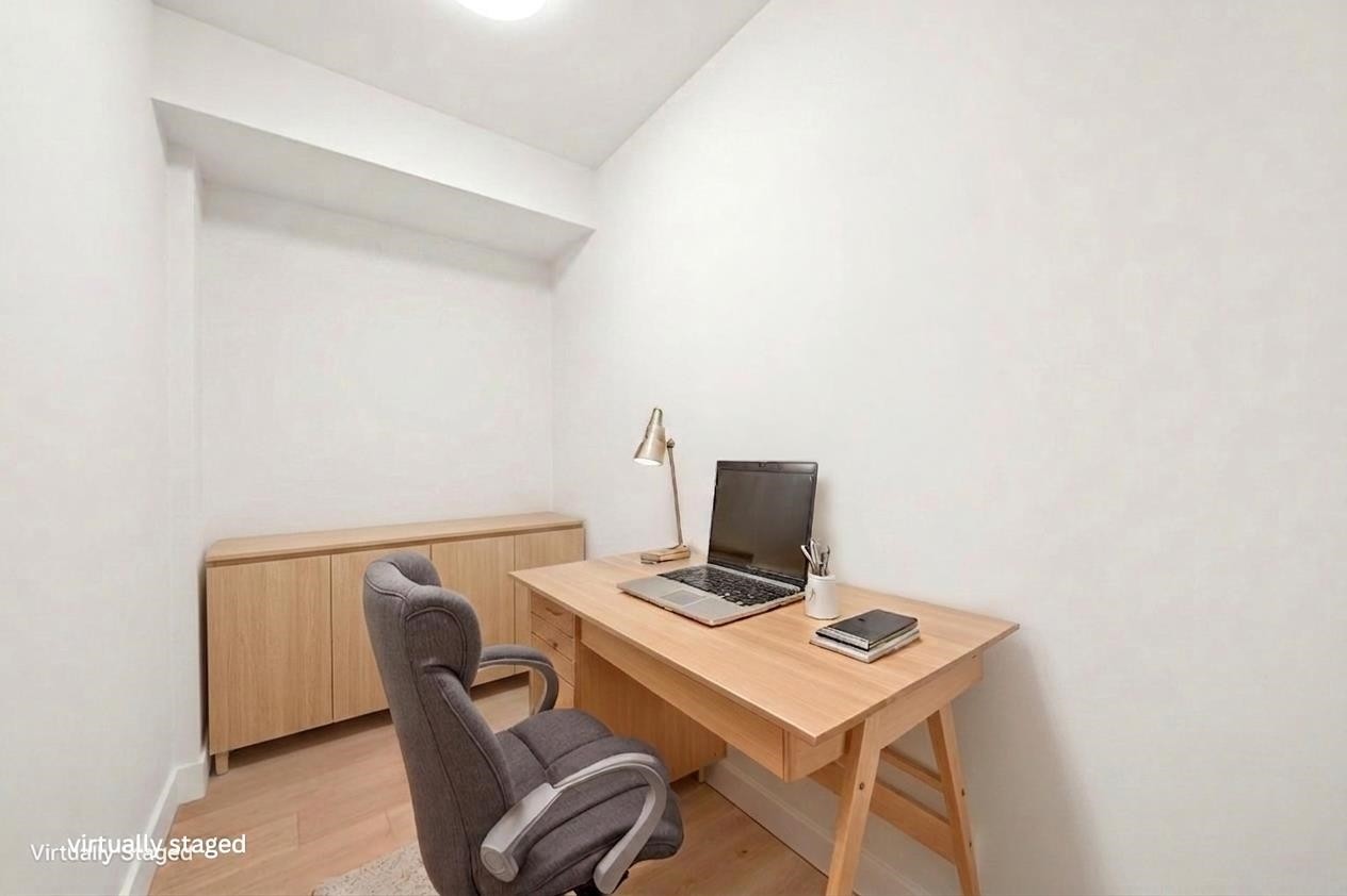 1038 Park Drive, Vancouver, BC - Indoor Photo Showing Office
