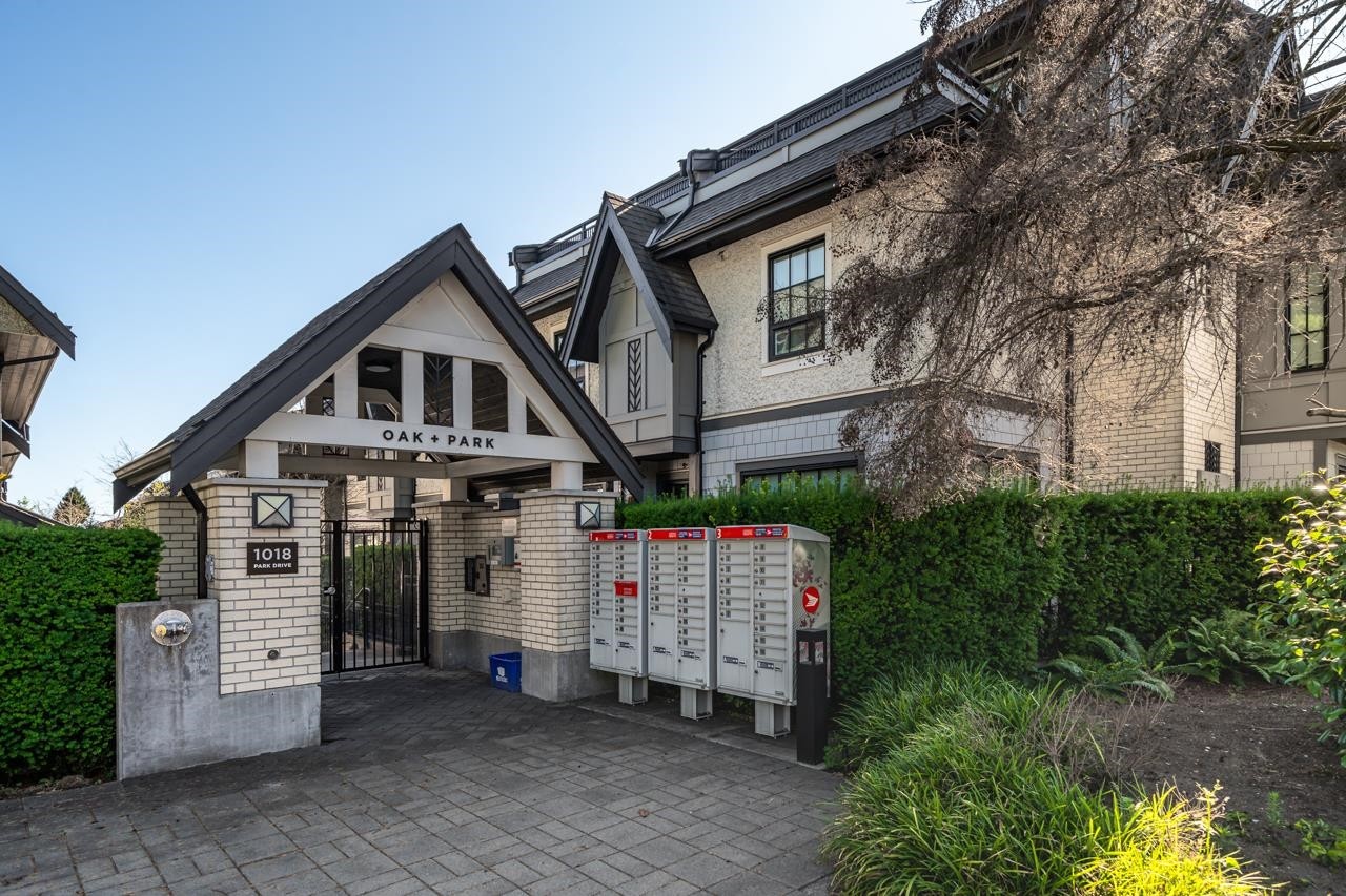 1038 Park Drive, Vancouver, BC - Outdoor