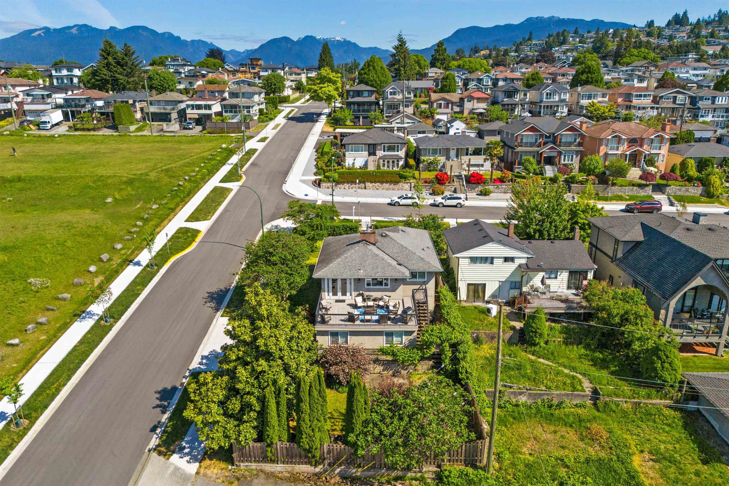 4802 Venables Street, Burnaby, BC - Outdoor With Deck Patio Veranda