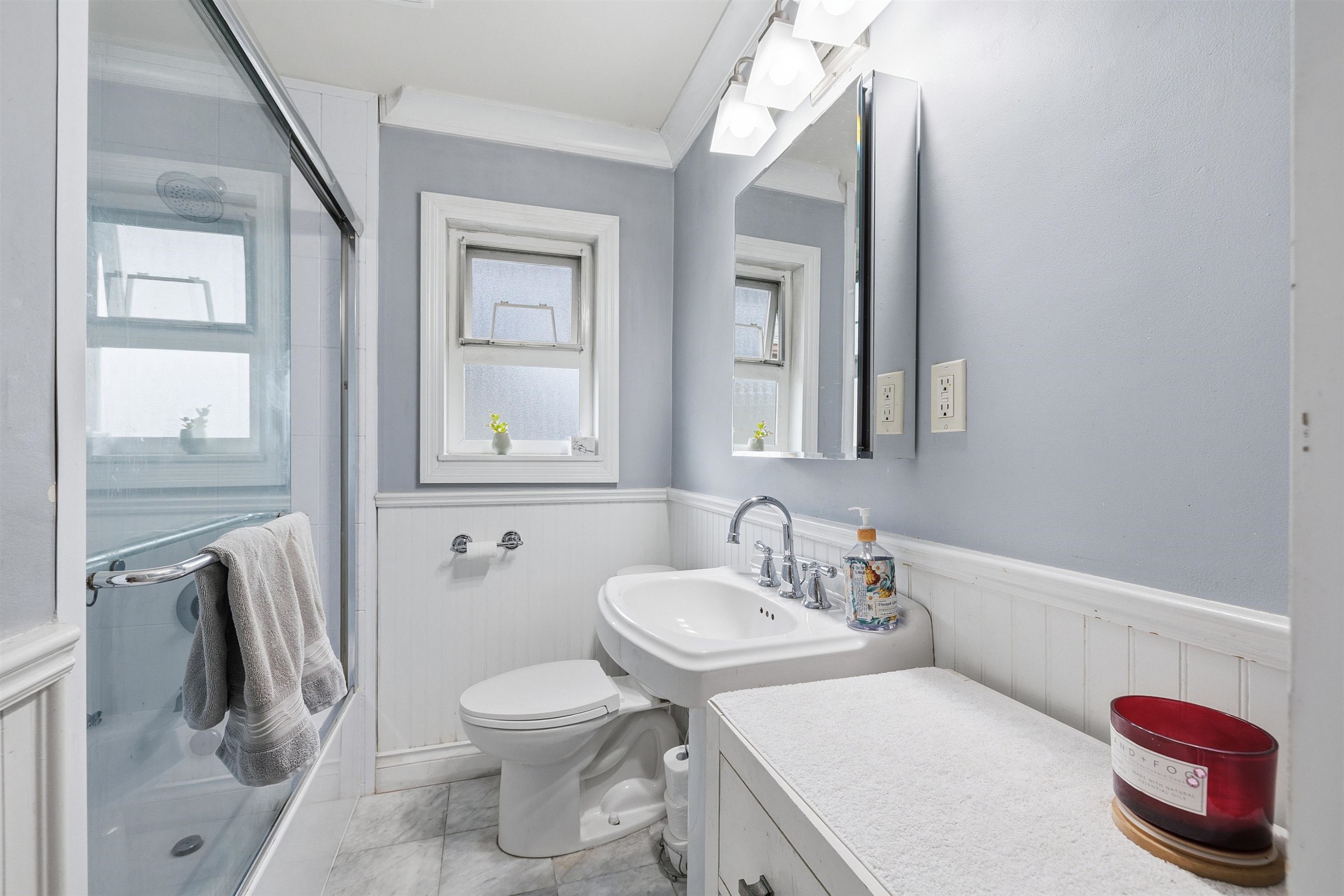 4802 Venables Street, Burnaby, BC - Indoor Photo Showing Bathroom