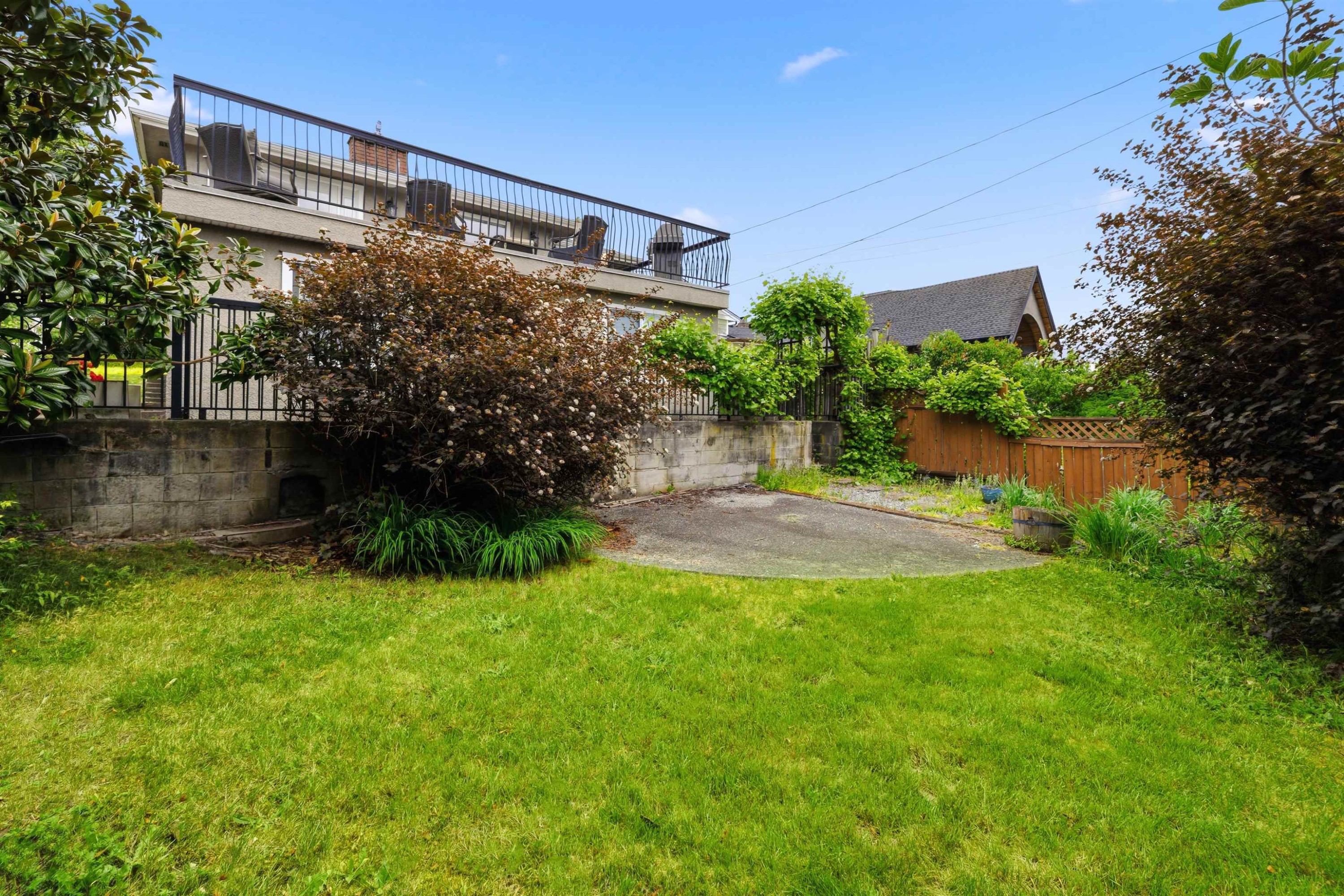 4802 Venables Street, Burnaby, BC - Outdoor