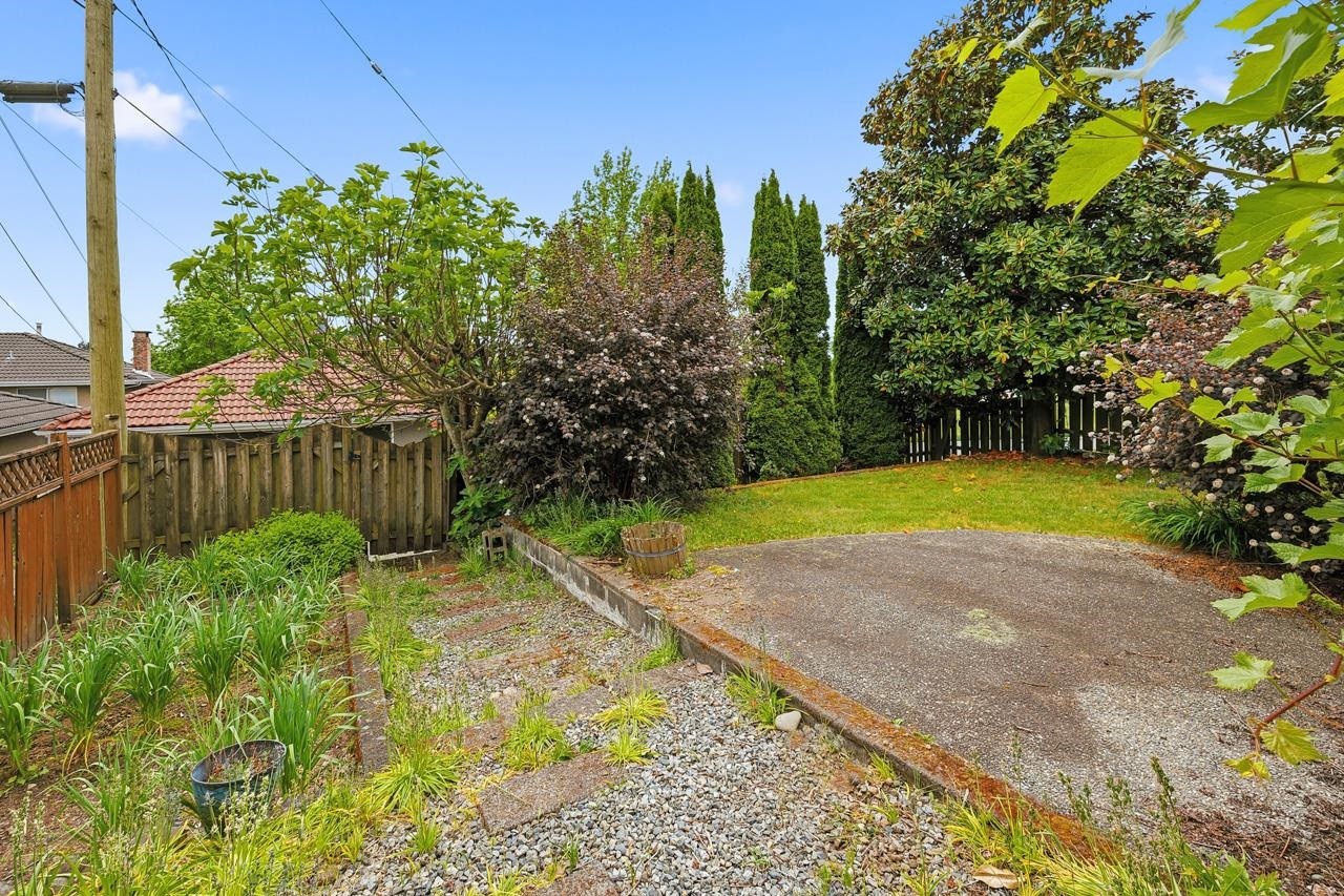4802 Venables Street, Burnaby, BC - Outdoor
