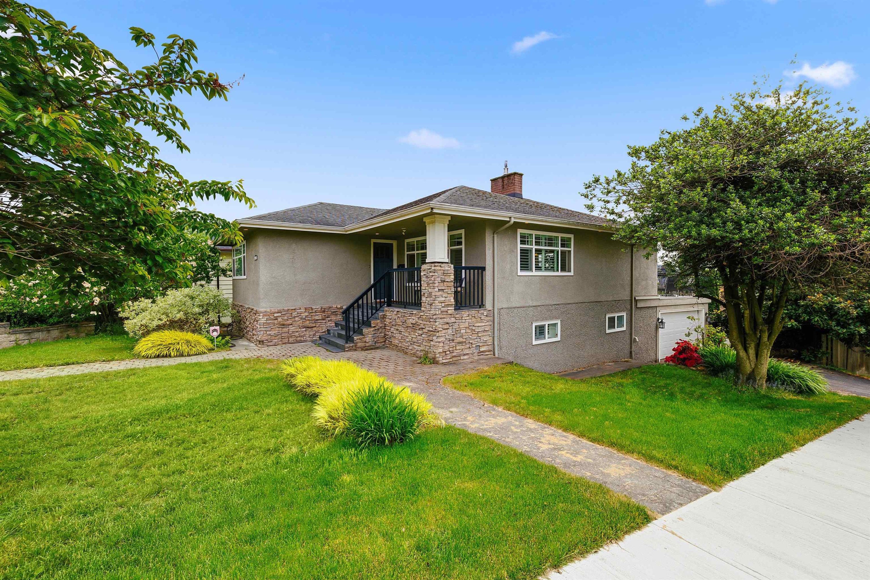 4802 Venables Street, Burnaby, BC - Outdoor